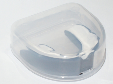 Капа боксёрская термо одночелюстная двухцветная в коробочке: К-22  (Чёрный - К-22) GETSPORT 03389